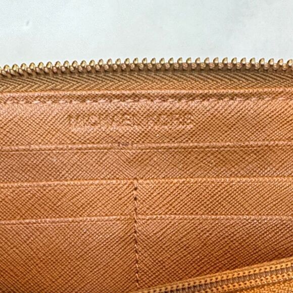 Michael Kors Saffiano Leather Full Zip Jet Set Continental Wallet - Picture 14 of 14